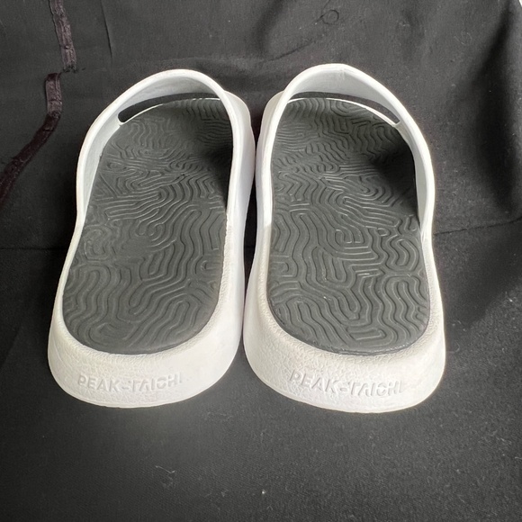 Peak Taichi Slides Sandals Size 39 White & Black Flats Slip on - Picture 5 of 8